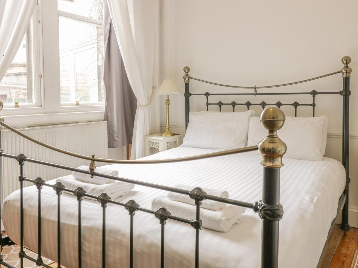 3 Lynedoch Place, *